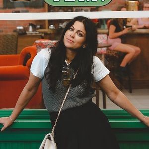 Meet your Posher, Crystal